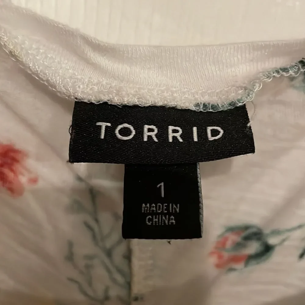 Torrid Fall Floral tank 🍁 - Picture 2 of 6